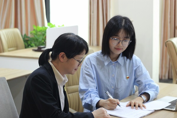 潘丽雅-1.jpg